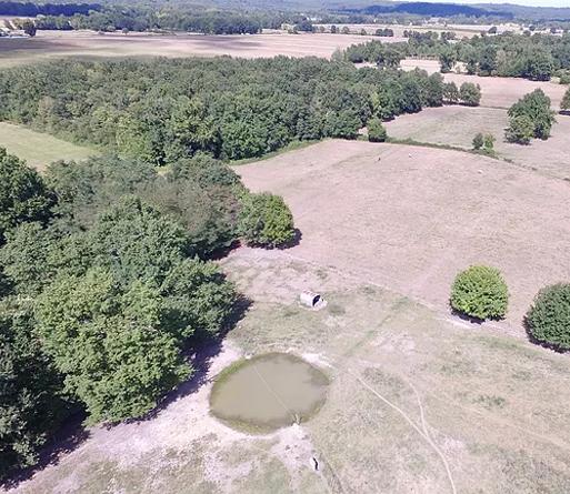 Les-installations-d’Haras-Feu-Soleil-à-Coutras-_Les-prés_img